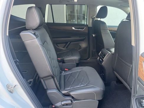 New 2026 Volkswagen Atlas SE FWD image 31