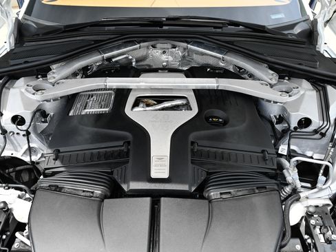Used 2024 Aston Martin DBX AWD/4WD image 62