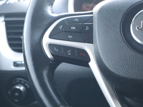 Used 2017 Jeep Cherokee Trailhawk w/ Trailer Tow Group image 15