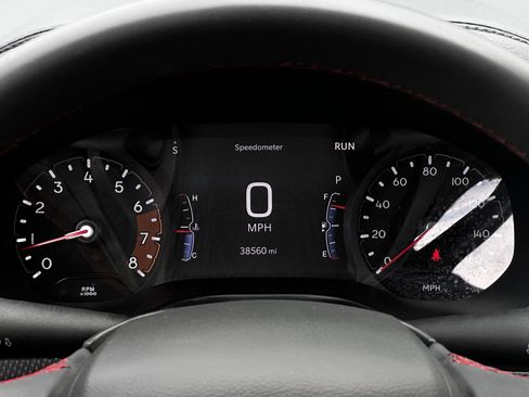 Used 2025 Jeep Compass Trailhawk AWD/4WD image 21