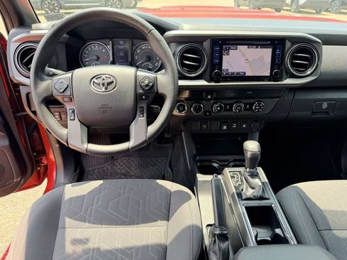 Certified 2019 Toyota Tacoma TRD Sport AWD/4WD image 2