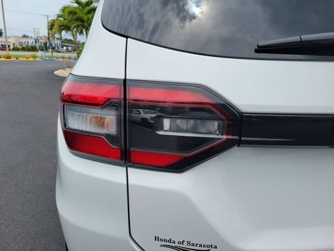 Used 2025 Honda Pilot Touring image 12