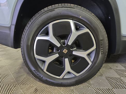 Used 2024 Rivian R1S Adventure AWD/4WD image 12