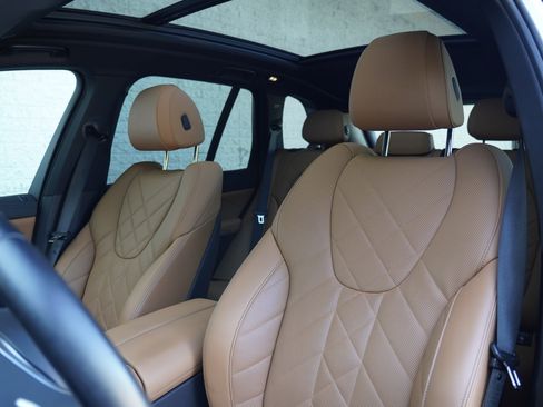 Used 2024 BMW X5 sDrive40i w/ M Sport Package RWD image 15