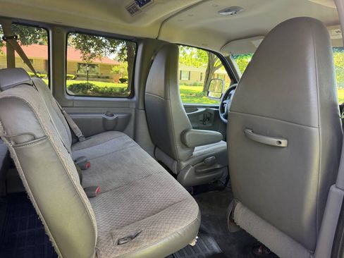 Used 2013 Chevrolet Express 1500 LT w/ LT Preferred Equipment Group AWD/4WD image 13