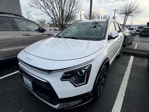 Certified 2023 Kia Niro EX Touring image 1