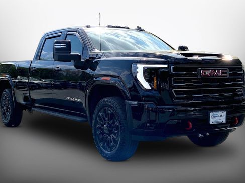 Used 2025 GMC Sierra 2500 AT4 w/ AT4 Premium Plus Package AWD/4WD image 3