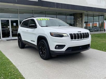 Used 2023 Jeep Cherokee Altitude Lux