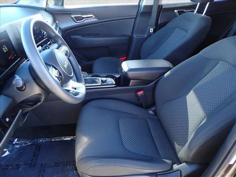 Used 2024 Kia Sportage LX image 11