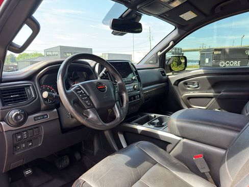 Used 2020 Nissan Titan PRO-4X w/ Pro-4x Convenience Package AWD/4WD image 10