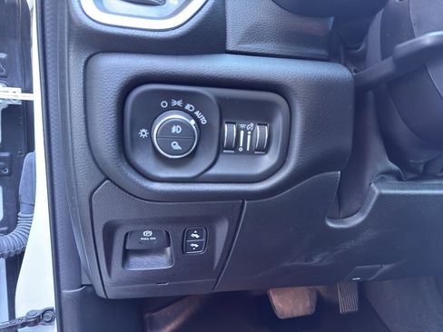 Used 2022 RAM 1500 Laramie image 16