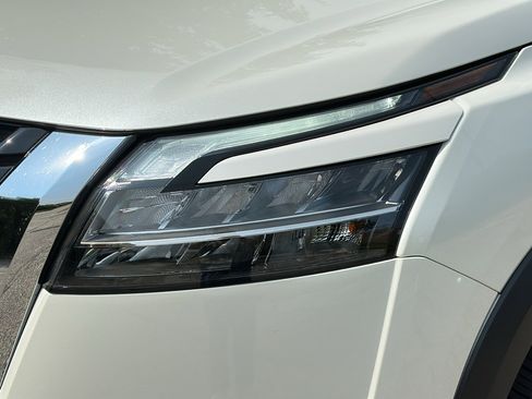 Certified 2024 Nissan Pathfinder SL w/ Cargo Package image 4