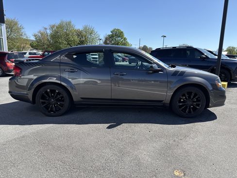 Used 2014 Dodge Avenger SE w/ Blacktop Package FWD image 2