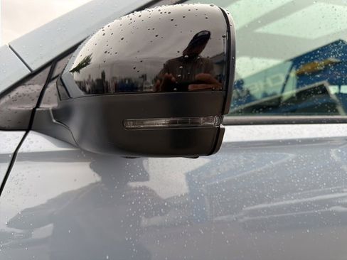 Used 2025 Honda Pilot TrailSport image 10