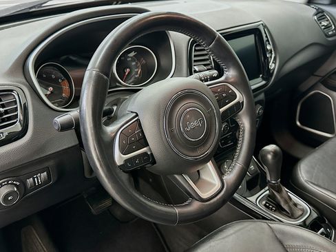 Used 2019 Jeep Compass Limited AWD/4WD image 18
