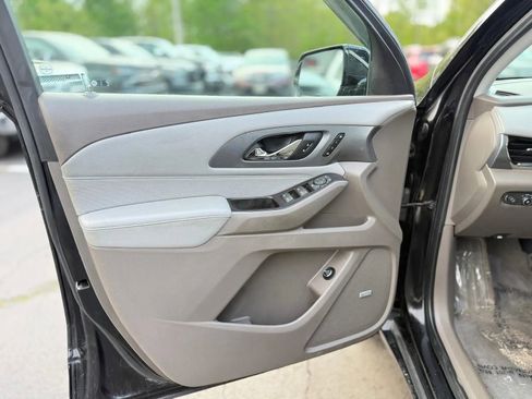 Used 2018 Chevrolet Traverse Premier AWD/4WD image 36