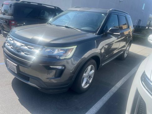 Used 2019 Ford Explorer XLT w/ Equipment Group 202A FWD image 2
