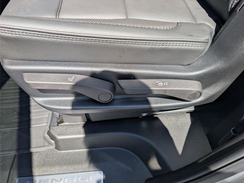 New 2026 GMC Yukon Denali w/ Denali Reserve Package image 19