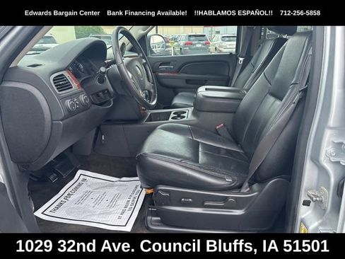 Used 2013 Chevrolet Avalanche LS AWD/4WD image 16