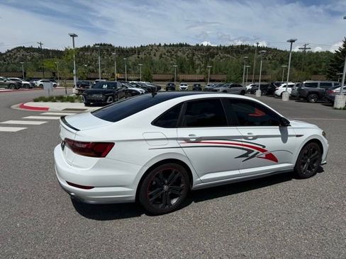 Used 2019 Volkswagen Jetta GLI FWD image 4