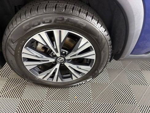 Used 2021 Nissan Rogue SV w/ Premium Package FWD image 27
