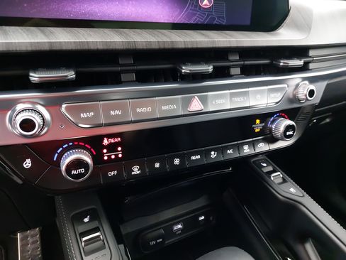 Used 2024 Kia Telluride SX Prestige image 25