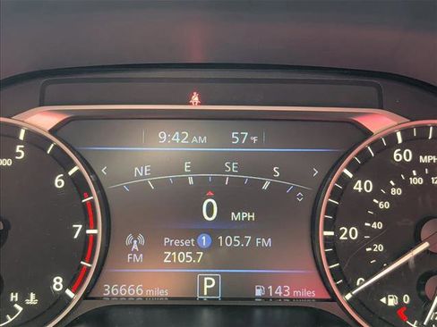 Used 2023 Nissan Altima 2.5 SR w/ SR Premium Package FWD image 12