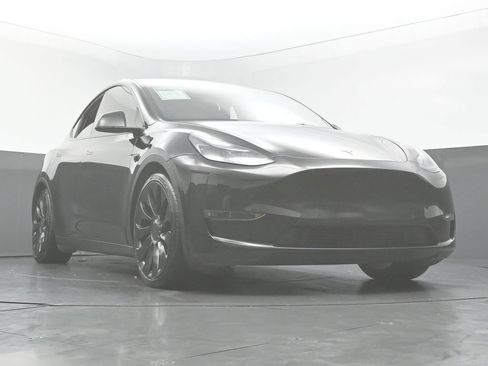 Used 2022 Tesla Model Y Performance AWD/4WD image 2