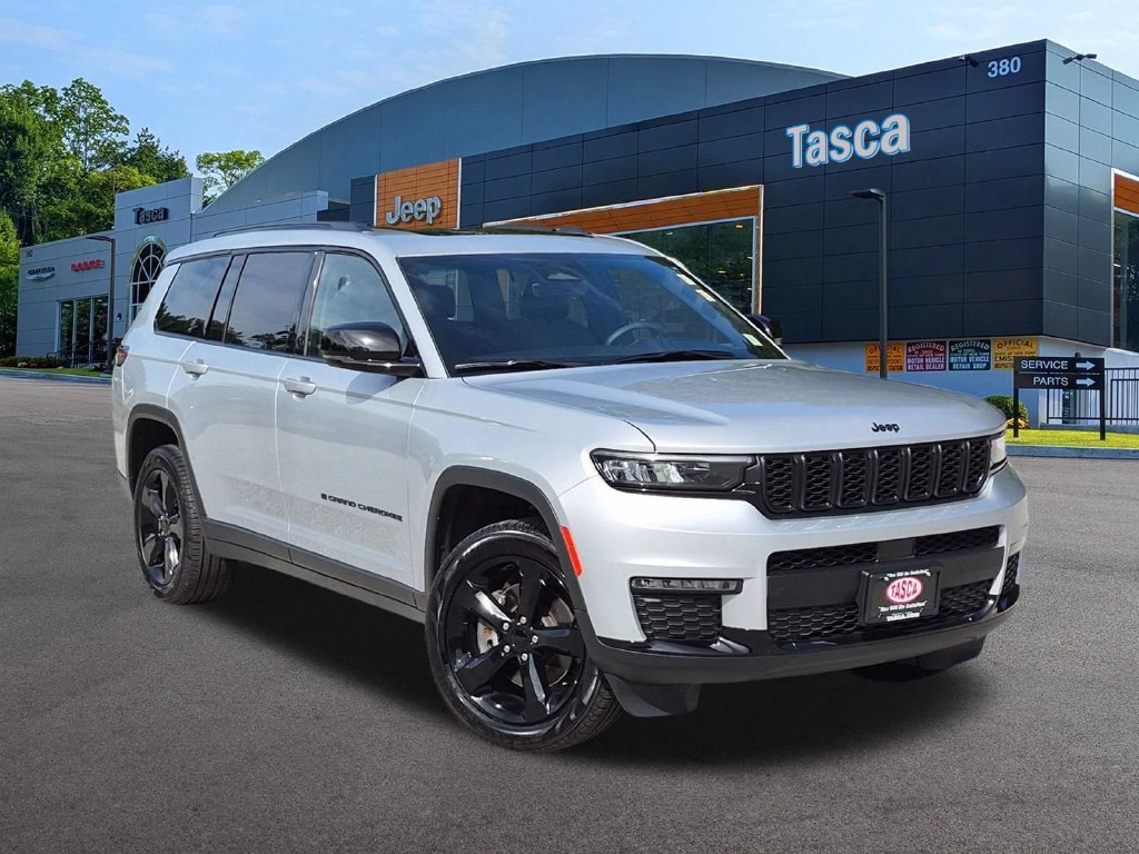 Used 2025 Jeep Grand Cherokee L Limited w/ Black Appearance Package AWD/4WD image 1