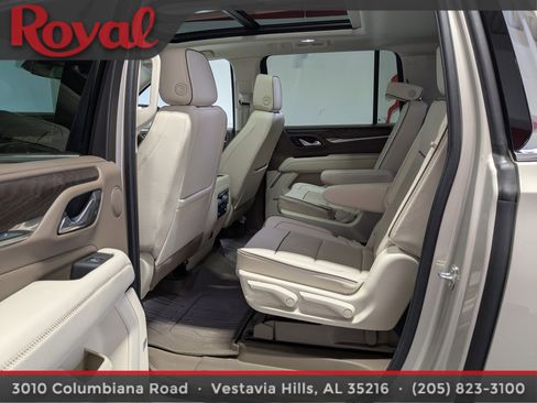 Used 2024 GMC Yukon XL Denali image 17