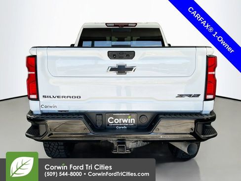 Used 2024 Chevrolet Silverado 2500 ZR2 w/ Technology Package AWD/4WD image 14