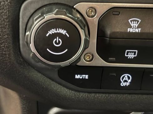 Used 2025 Jeep Wrangler Unlimited Sport AWD/4WD image 28