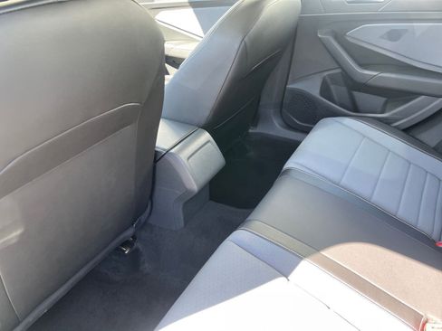 Used 2025 Volkswagen Jetta SE image 24