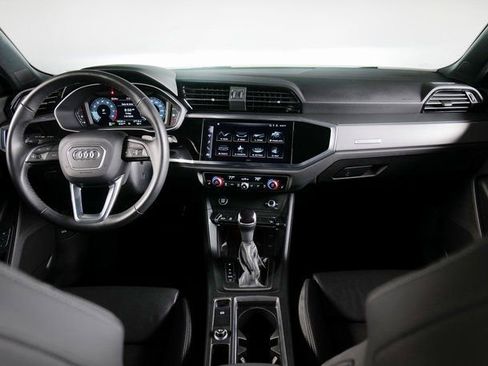 Used 2023 Audi Q3 2.0T Premium Plus w/ Premium Plus Package image 9