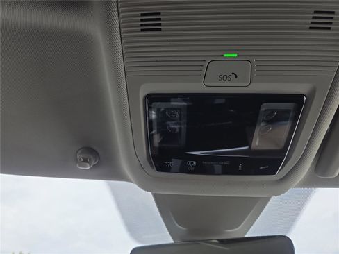 New 2026 Volkswagen Atlas SE image 11