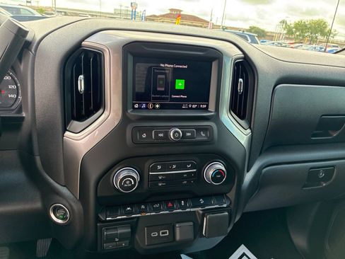 Used 2026 Chevrolet Silverado 1500 Custom Trail Boss w/ Dark Appearance Package AWD/4WD image 15