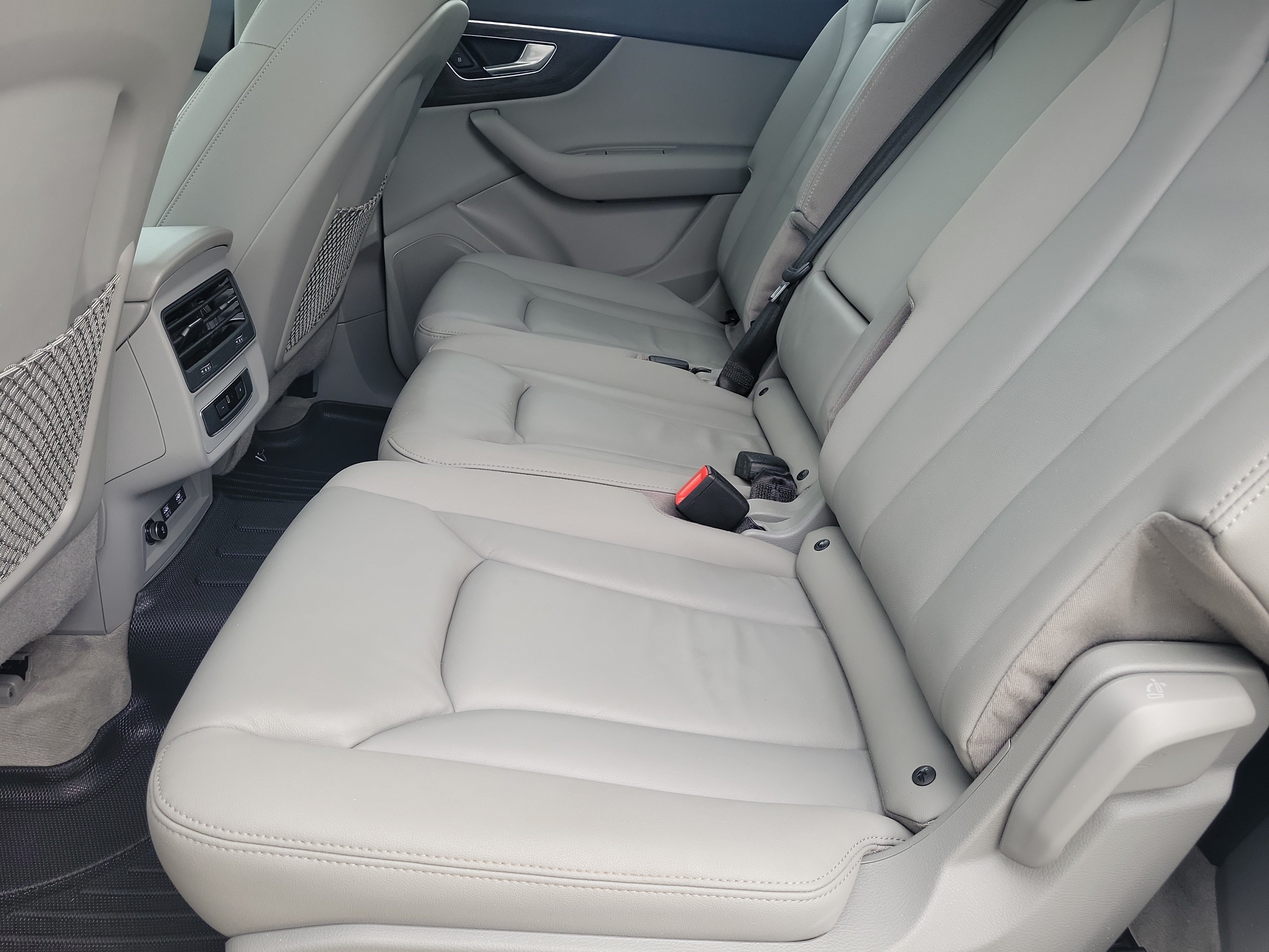 Used 2020 Audi Q7 2.0T Premium w/ Convenience Package AWD/4WD image 9
