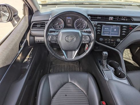 Used 2020 Toyota Camry SE FWD image 27