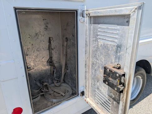 Used 2008 Chevrolet Express 3500 image 39