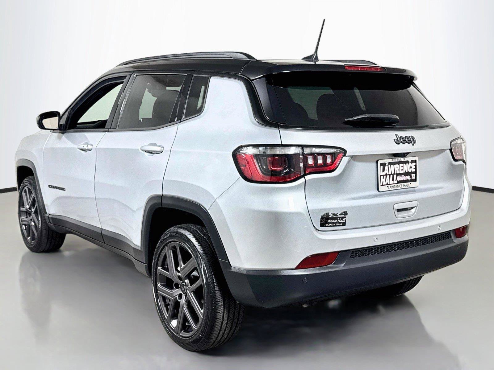 Used 2026 Jeep Compass Limited AWD/4WD image 6