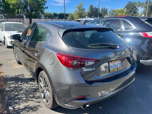 Used 2018 MAZDA MAZDA3 Touring FWD image 8