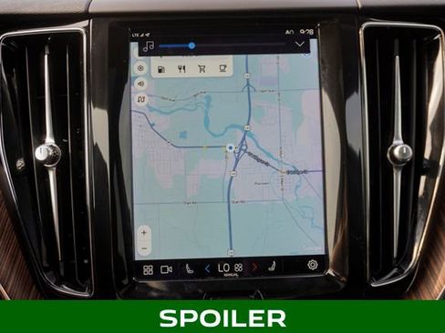 Used 2022 Volvo XC60 B5 Momentum image 26