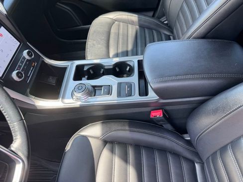 Certified 2024 Ford Edge SEL w/ Convenience Package AWD/4WD image 13