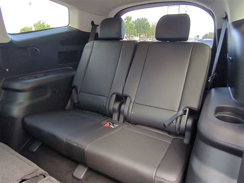 New 2026 Hyundai Ioniq 9 SEL image 16