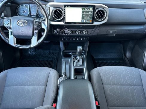 Used 2019 Toyota Tacoma TRD Off-Road w/ Technology Package image 14