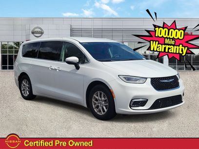 Used 2023 Chrysler Pacifica Touring-L