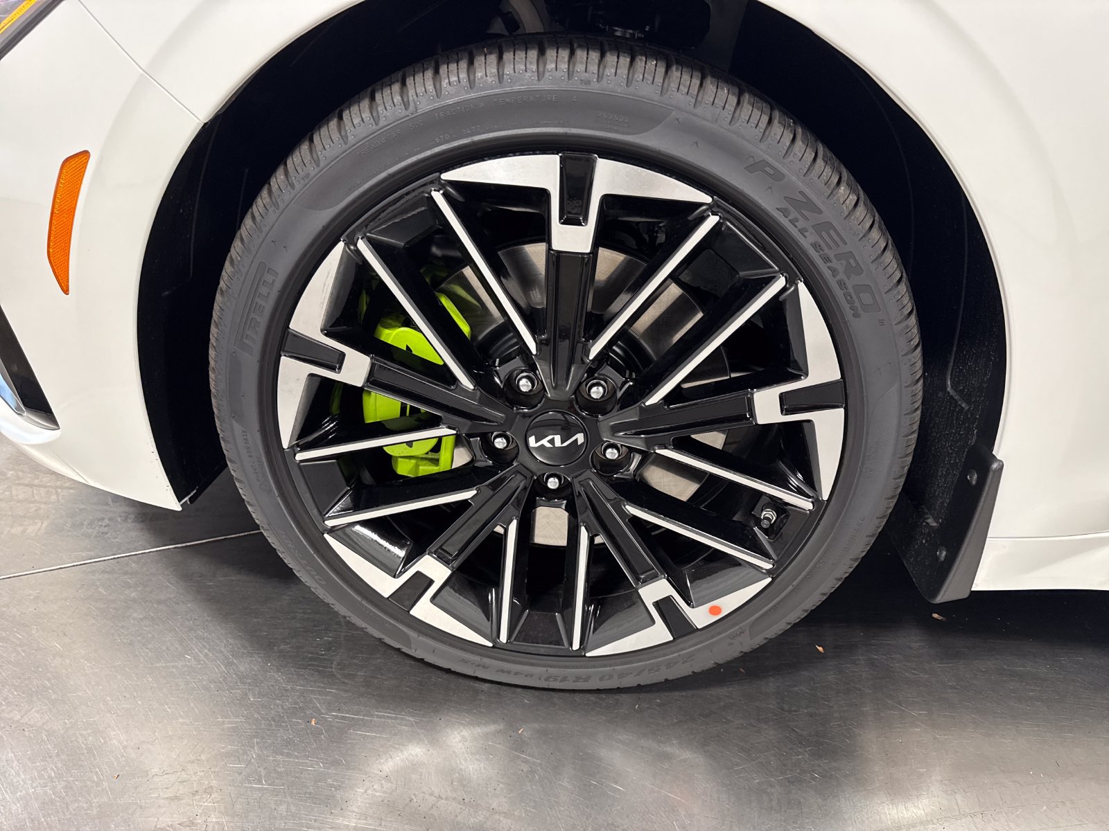 New 2027 Kia K5 GT FWD image 2
