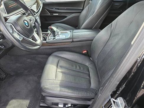 Used 2018 BMW 740e xDrive AWD/4WD image 17