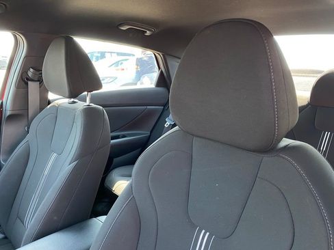 Used 2025 Hyundai Elantra Sport FWD image 19