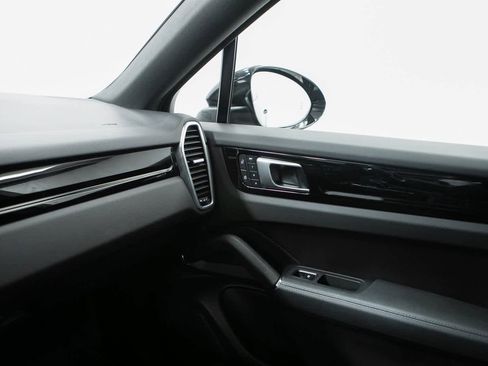 Certified 2022 Porsche Cayenne Coupe image 24